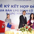 Ký kết Hợp đồng mua/bán LPG Dinh Cố lần đầu năm 2011 và mua bán LPG nhập khẩu giai đoạn 2011-2012